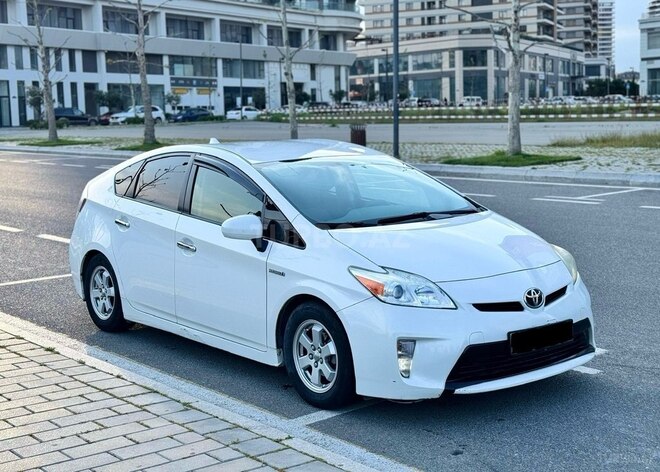 Toyota Prius 2013, 201,000 km - 1.8 l - Bakı