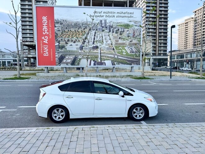 Toyota Prius 2013, 201,000 km - 1.8 l - Bakı