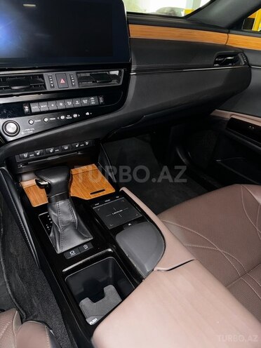 Lexus ES 250 2022, 24,000 km - 2.5 л - Bakı
