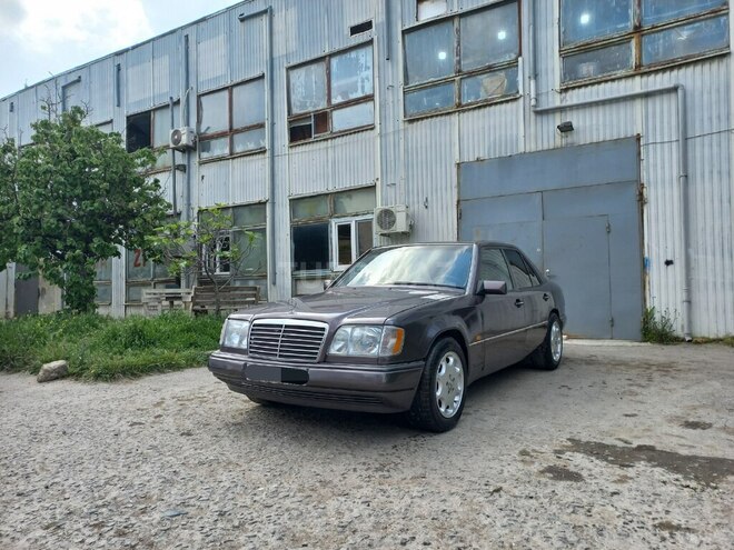 Mercedes E 220 1995, 360,000 km - 2.2 l - Bakı