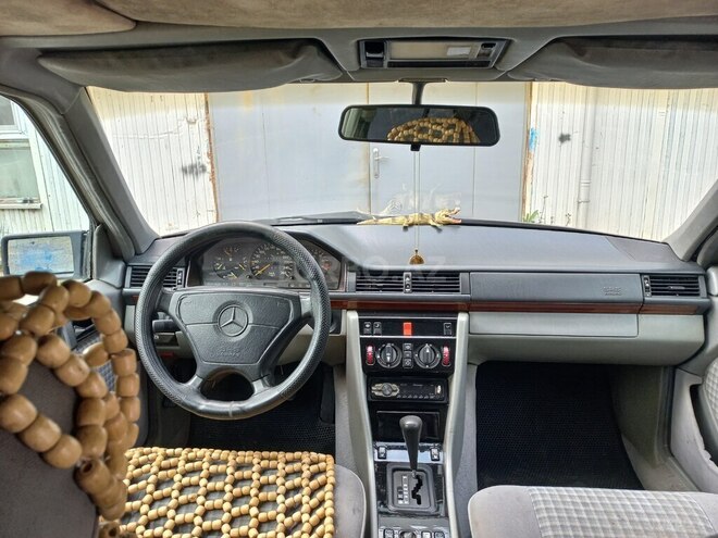 Mercedes E 220 1995, 360,000 km - 2.2 l - Bakı