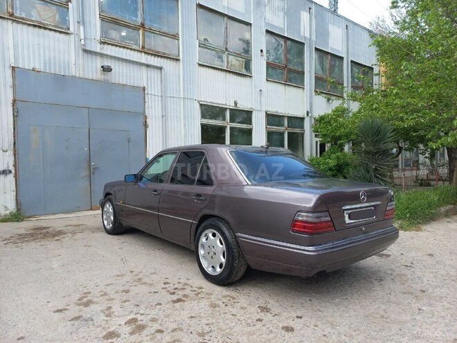 Mercedes E 220 1995, 360,000 km - 2.2 l - Bakı