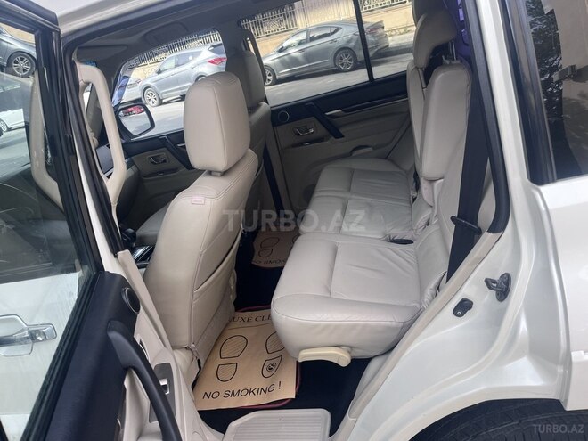 Mitsubishi Pajero 2010, 180,000 km - 3.5 l - Bakı