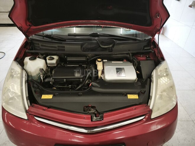 Toyota Prius-12