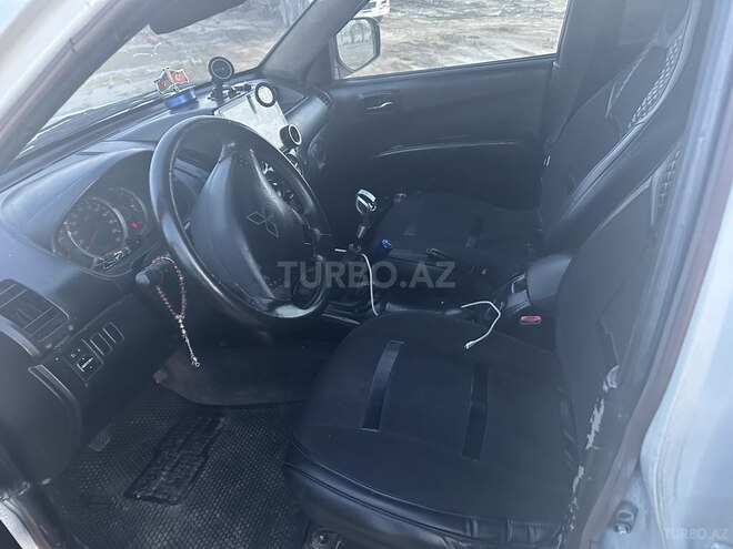 Mitsubishi L200 2011, 391,000 km - 2.5 l - Bakı