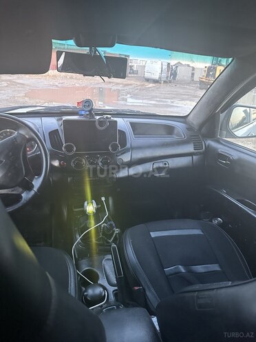 Mitsubishi L200 2011, 391,000 km - 2.5 l - Bakı