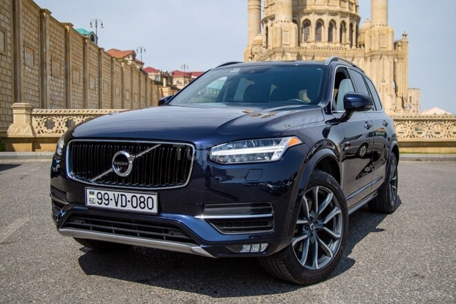 Volvo XC90-1