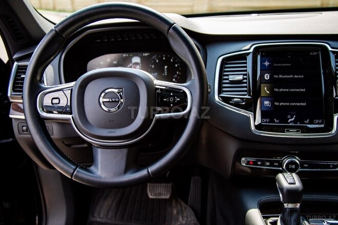 Volvo XC90-8
