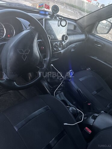 Mitsubishi L200 2011, 391,000 km - 2.5 l - Bakı
