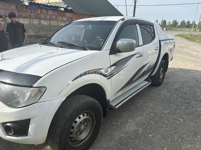 Mitsubishi L200 2011, 391,000 km - 2.5 l - Bakı
