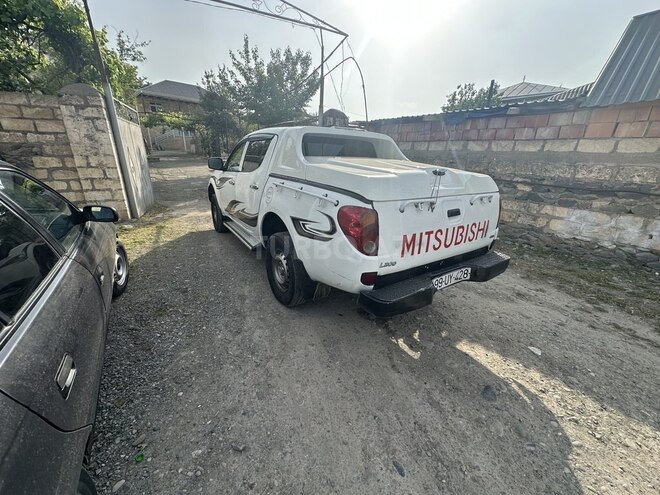 Mitsubishi L200 2011, 391,000 km - 2.5 l - Bakı