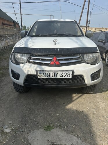 Mitsubishi L200 2011, 391,000 km - 2.5 l - Bakı