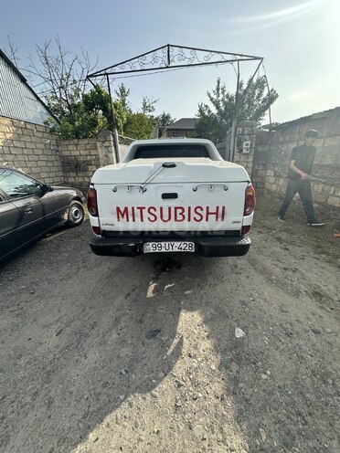 Mitsubishi L200 2011, 391,000 km - 2.5 l - Bakı