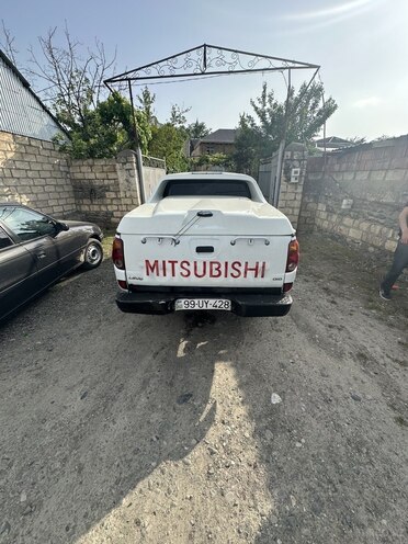 Mitsubishi L200 2011, 391,000 km - 2.5 l - Bakı