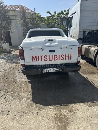 Mitsubishi L200 2011, 391,000 km - 2.5 l - Bakı