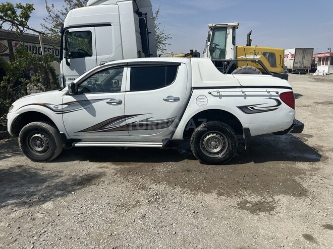 Mitsubishi L200 2011, 391,000 km - 2.5 l - Bakı