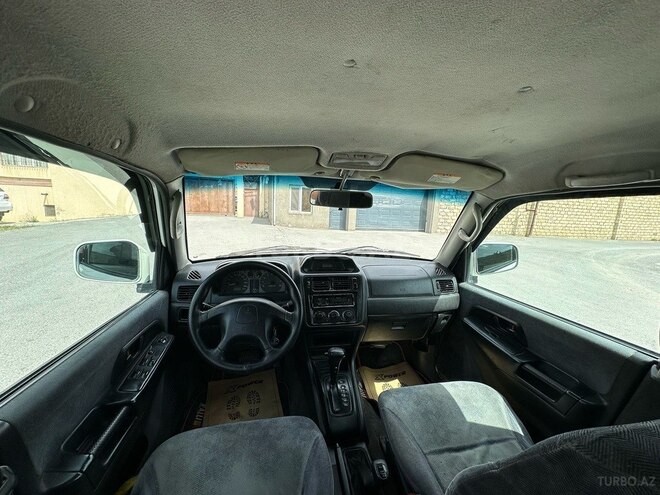 Mitsubishi Pajero io 2001, 131,800 km - 2.0 l - Bakı