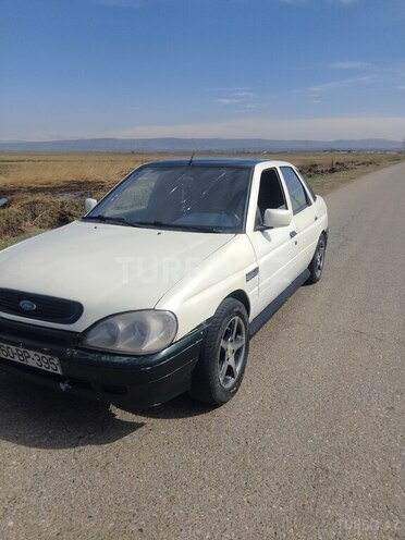 Ford Escort 1993, 300,000 km - 1.4 l - Ağstafa