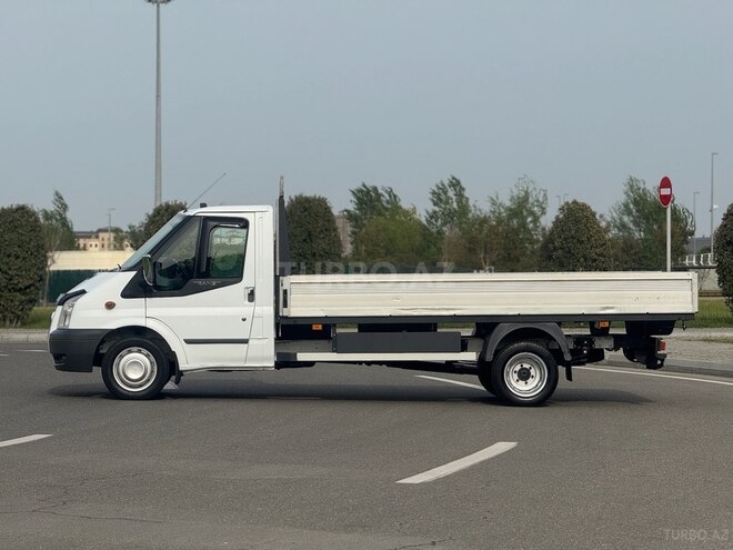 Ford Transit-4