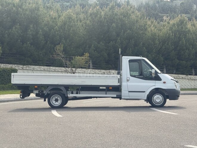 Ford Transit-5