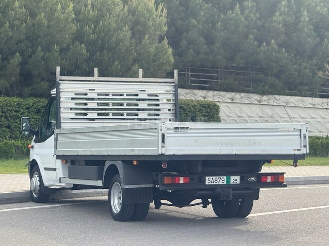 Ford Transit-11