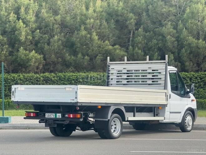 Ford Transit-9