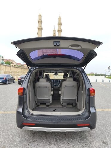 Kia Carnival-20