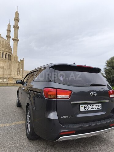 Kia Carnival-7