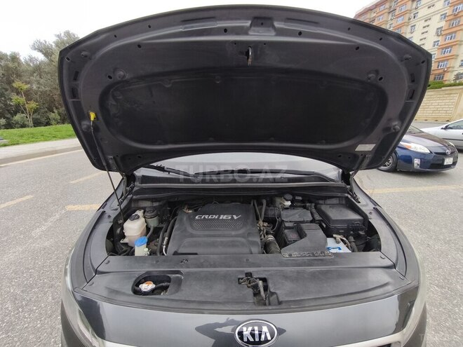 Kia Carnival-21