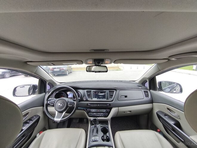 Kia Carnival-19