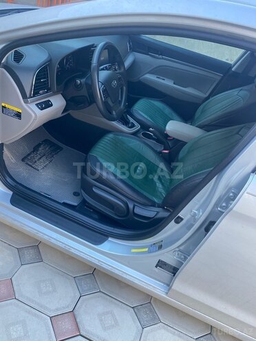 Hyundai Elantra 2017, 210,000 km - 2.0 l - Bakı