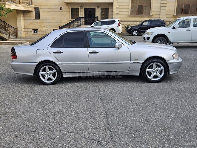 Mercedes C 200 2000, 328,123 km - 2.0 l - Bakı