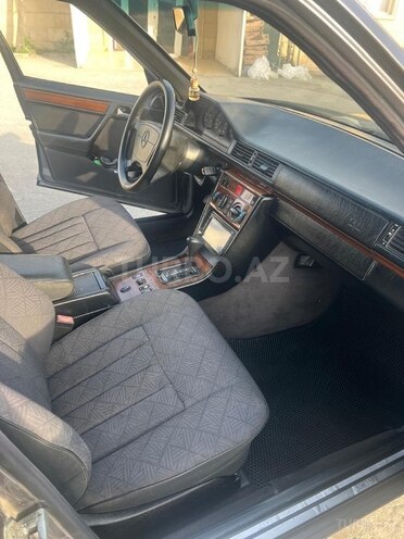 Mercedes E 220 1995, 441,000 km - 2.2 l - Bakı