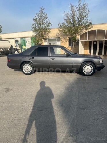 Mercedes E 220 1995, 441,000 km - 2.2 l - Bakı