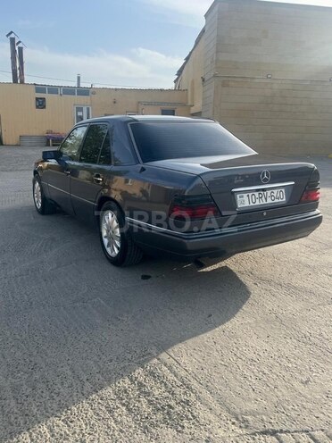 Mercedes E 220 1995, 441,000 km - 2.2 l - Bakı
