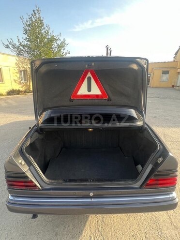 Mercedes E 220 1995, 441,000 km - 2.2 l - Bakı