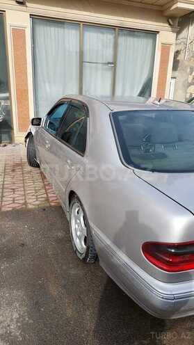 Mercedes E 270 2001, 180,000 km - 2.7 l - Bakı