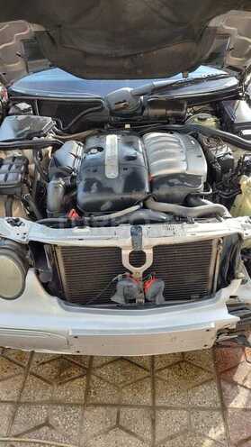 Mercedes E 270 2001, 180,000 km - 2.7 l - Bakı