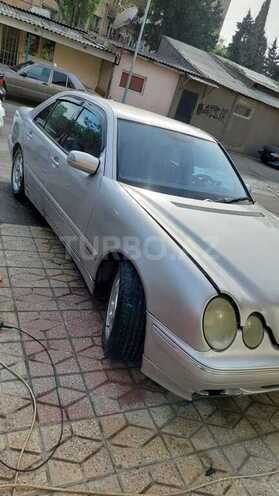Mercedes E 270 2001, 180,000 km - 2.7 l - Bakı