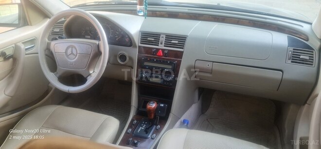 Mercedes C 230 1998, 329,900 km - 2.3 l - Salyan
