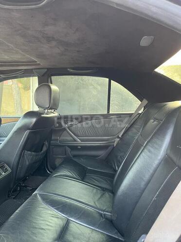 Mercedes E 320 1996, 286,000 km - 3.2 l - Bakı