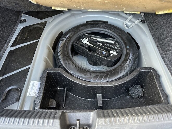 Volkswagen Polo 2019, 420,000 km - 1.6 l - Bakı