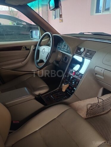 Mercedes C 230 1999, 300,000 km - 2.3 л - Füzuli