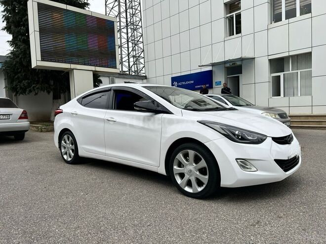 Hyundai Elantra 2012, 287,000 km - 1.8 l - Qusar