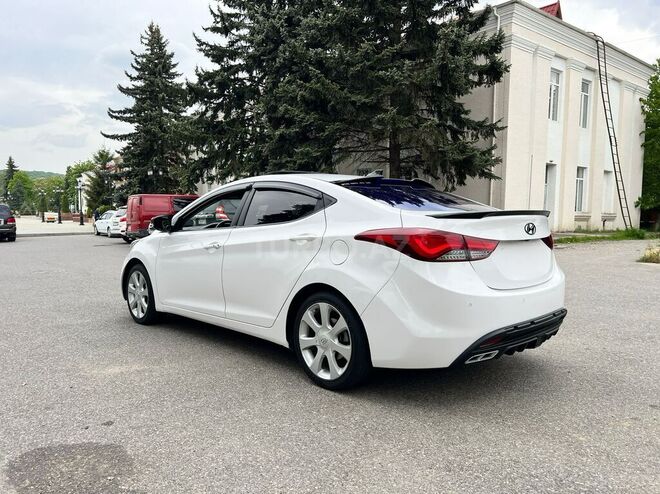 Hyundai Elantra 2012, 287,000 km - 1.8 l - Qusar