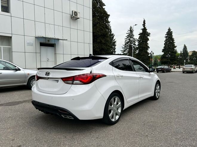 Hyundai Elantra 2012, 287,000 km - 1.8 l - Qusar