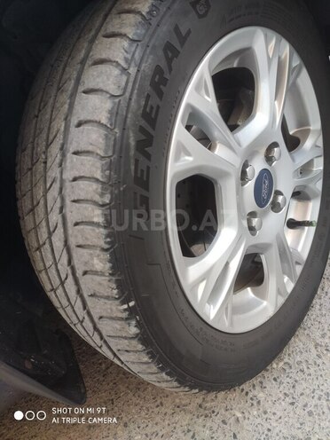 Ford Fiesta-8