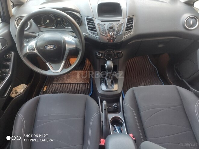 Ford Fiesta-4