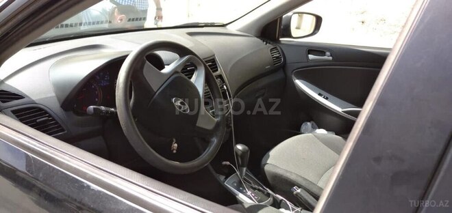 Hyundai Accent 2013, 220,000 km - 1.4 l - Bakı
