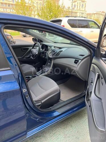 Hyundai Elantra 2015, 273,588 km - 1.8 l - Bakı